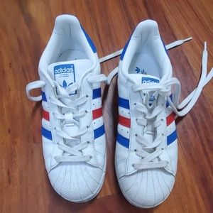 Adidas sz. 5 1/2 fits women's 6.5